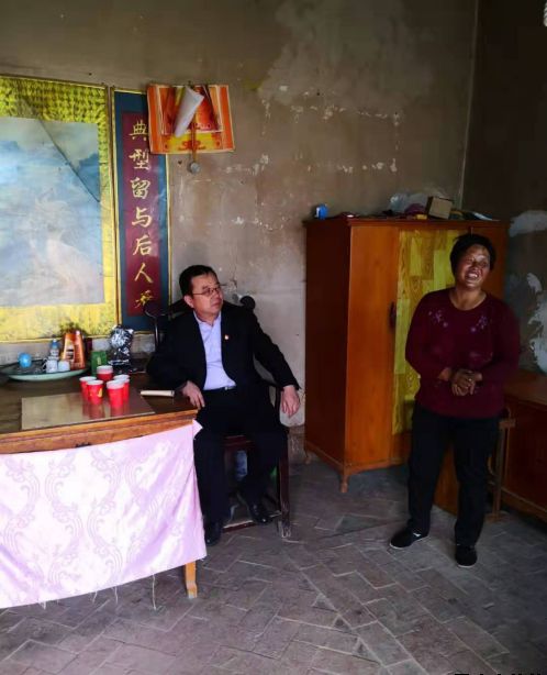 开云集团官网开云集团官网首页-开云(中国)泓源公司开展“践行初心使命,助推脱贫攻坚”主题党日活动(图2) 开云集团官网开云集团官网首页-开云(中国)泓源公司开展“践行初心使命,助推脱贫攻坚”主题党日活动(图2)